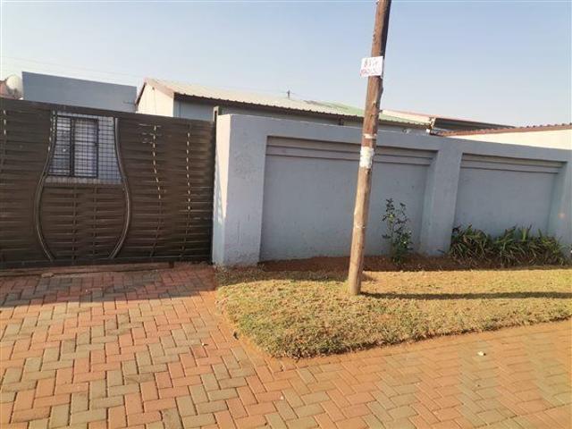 House for rent in Protea Glen, Soweto