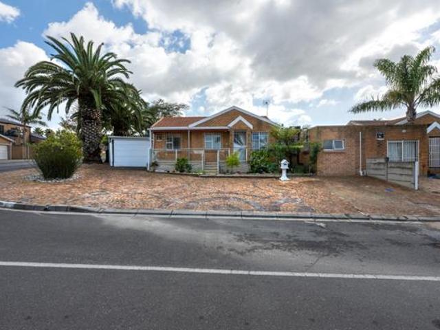 House for sale in Cape Town, Western Cape