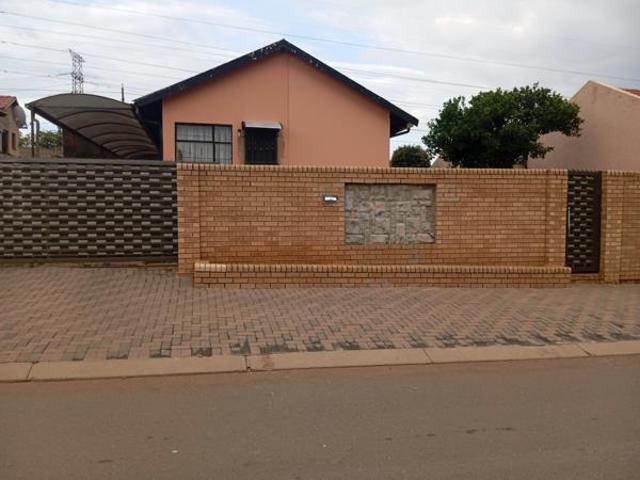 House for rent in Protea North, Soweto