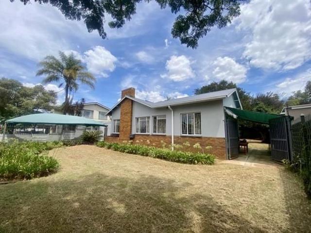 House for rent in Waterkloof, Gauteng