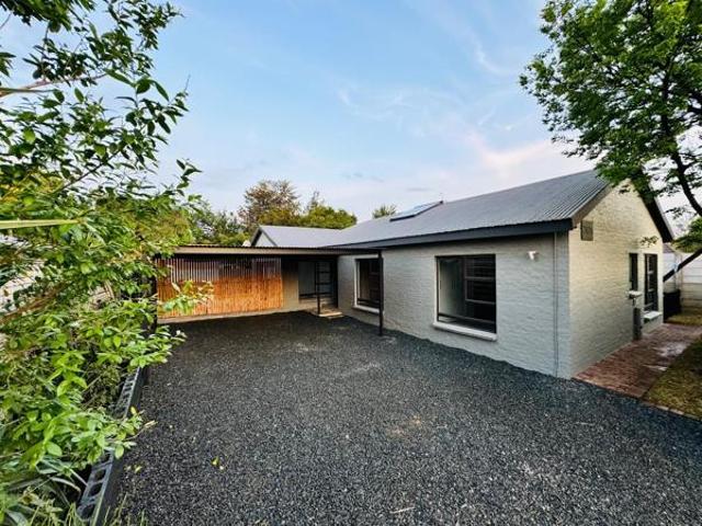 House for rent in Waterkloof, Gauteng