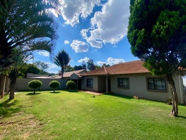 House for rent in Waterkloof, Gauteng
