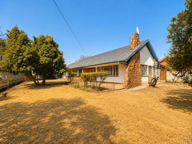 House for rent in Waterkloof, Gauteng