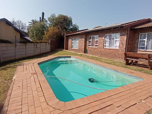 House for sale in Roodepoort