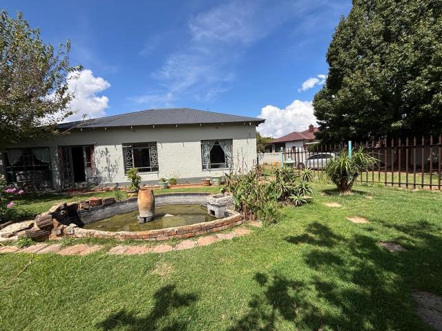 House for sale in Mohlakeng, Gauteng