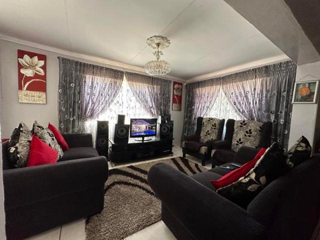 House for sale in Klerksdorp, Matlosana Local Municipality