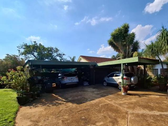 House for sale in Waterkloof, Gauteng