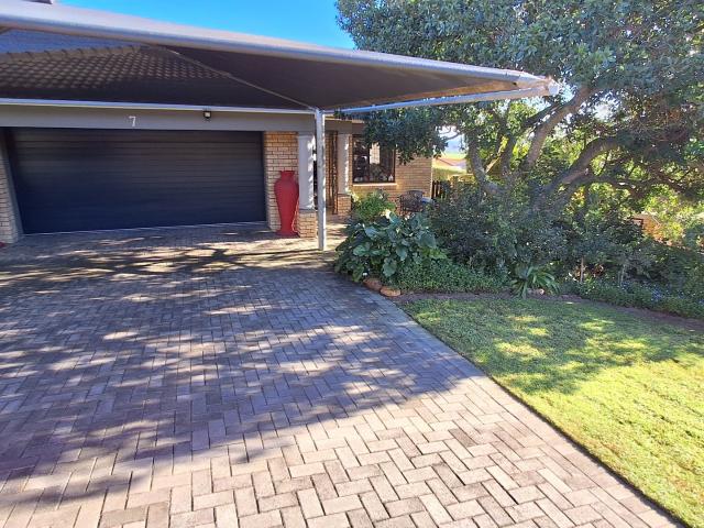 House for sale in Groot Brak Rivier, Western Cape