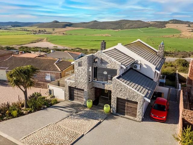 House for sale in Groot Brak Rivier, Western Cape
