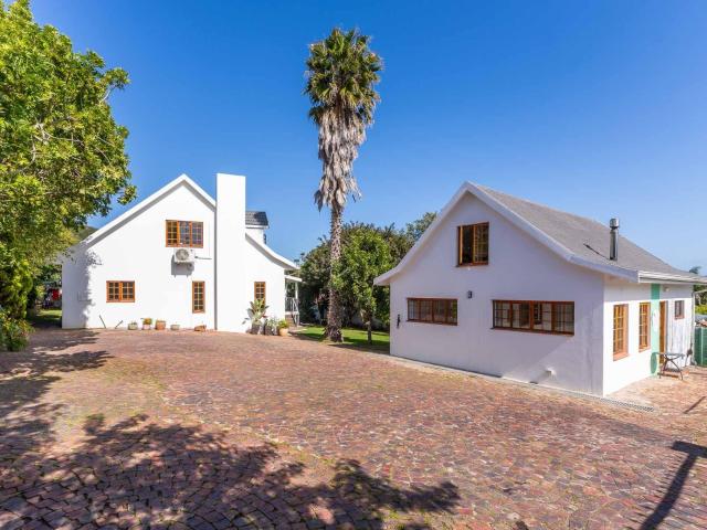 House for sale in Groot Brak Rivier, Western Cape