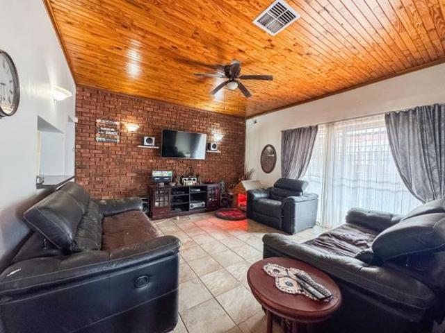 House for sale in Frances Baard, Northern Cape