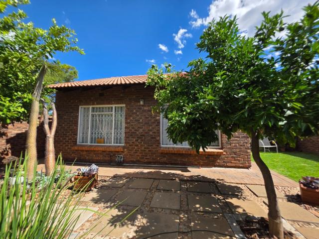 House for sale in Frances Baard, Northern Cape