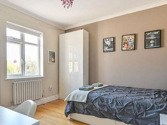 House for rent in North Sheen, Greater London