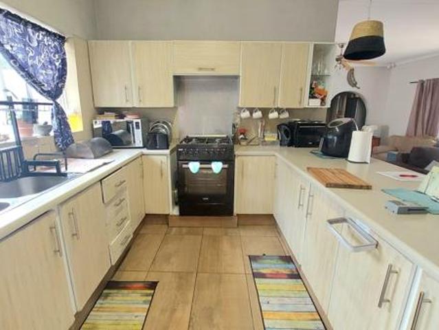 House for rent in Waterkloof, Gauteng