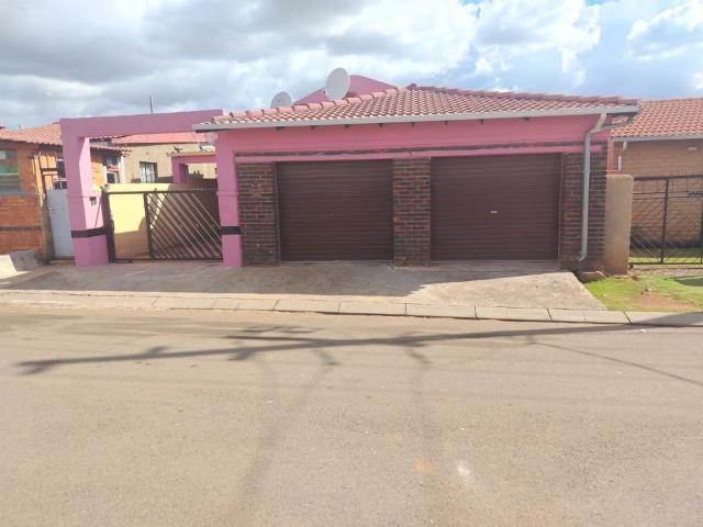 House for sale in Waterkloof, Gauteng