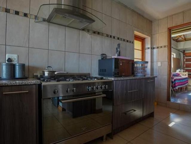 House for rent in Waterkloof, Gauteng
