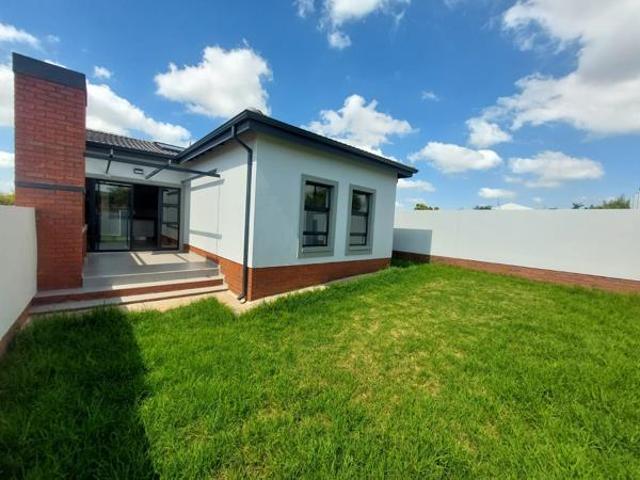 House for rent in Waterkloof, Gauteng
