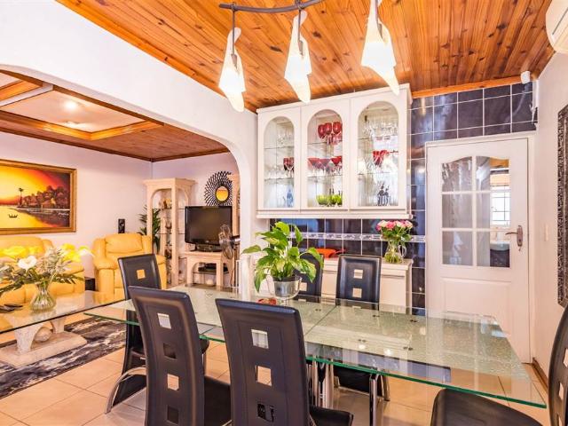 House for sale in Johannesburg, North & Sandton