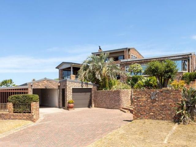 House for sale in Bushmans River Mouth, Eastern Cape