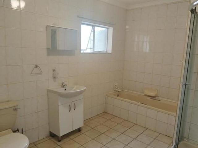 House for rent in Waterkloof, Gauteng