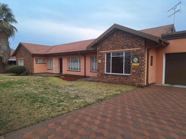 House for sale in Frances Baard, Northern Cape