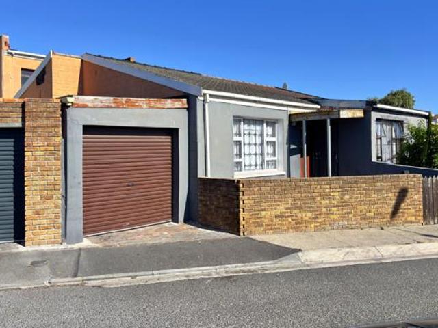 House for sale in Cape Town, Western Cape
