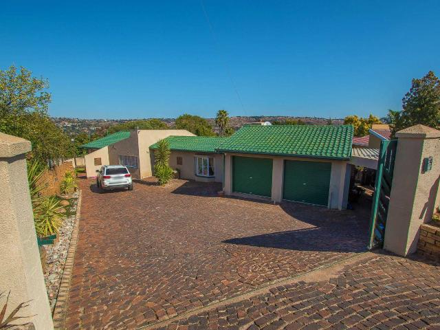 House for sale in Roodepoort