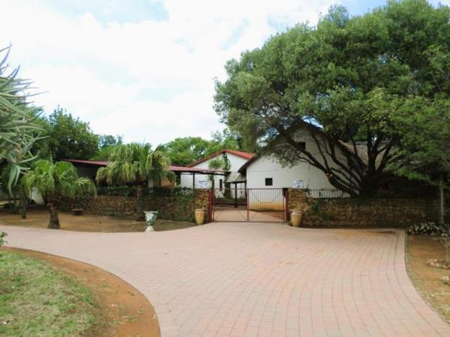 House for rent in Waterkloof, Gauteng