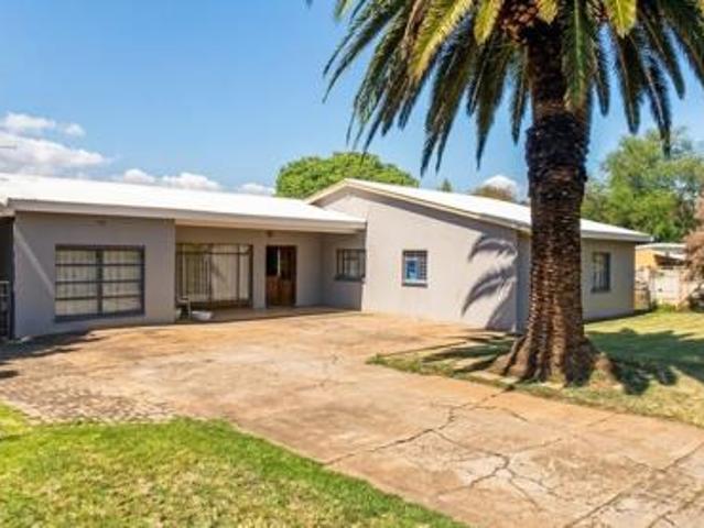 House for sale in Klerksdorp, Matlosana Local Municipality
