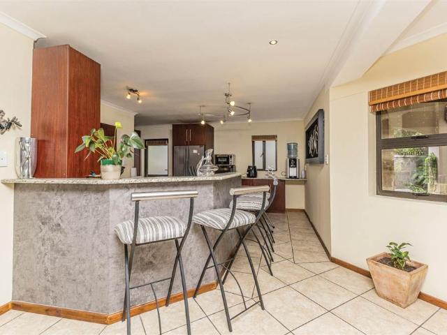 House for sale in Cape Town, Northern Suburbs