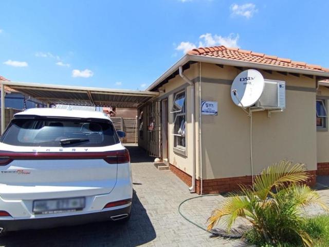 House for sale in Akasia, Gauteng