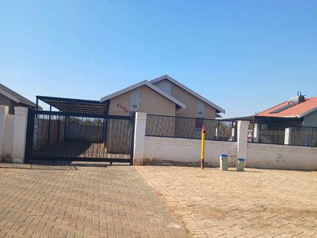 House for sale in Akasia, Gauteng