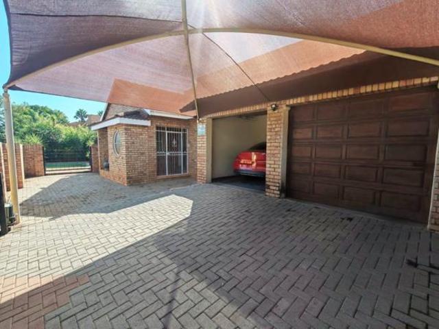 House for sale in Frances Baard, Northern Cape