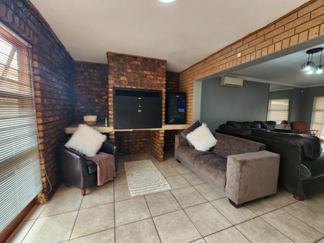 House for sale in Frances Baard, Northern Cape