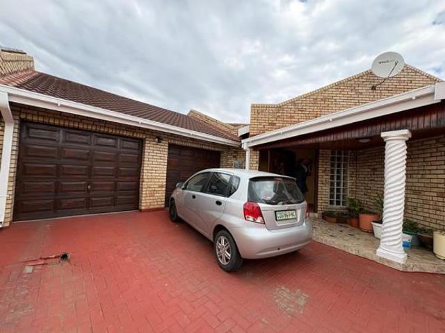 House for sale in Frances Baard, Northern Cape