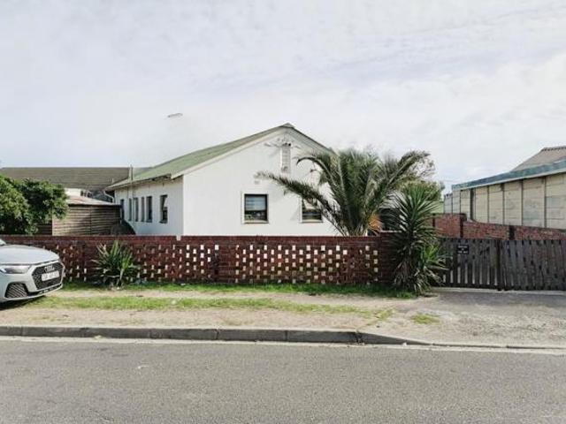 House for sale in Cape Town, Western Cape