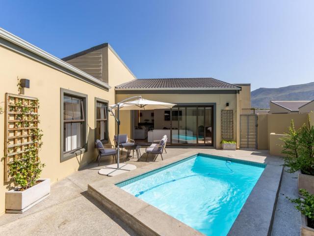 House for sale in Baardskeerdersbos, Western Cape
