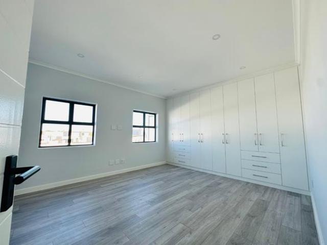 House for sale in Cape Town, Western Cape