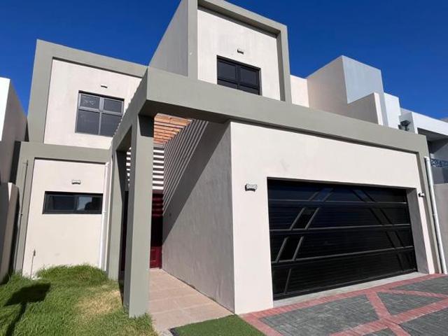 House for sale in Cape Town, Western Cape