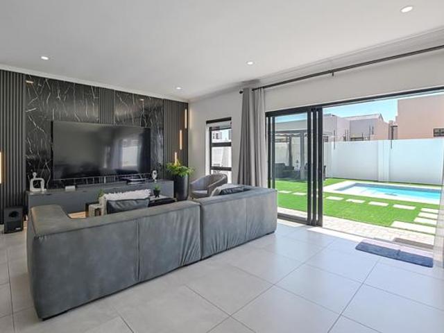 House for sale in Cape Town, Western Cape