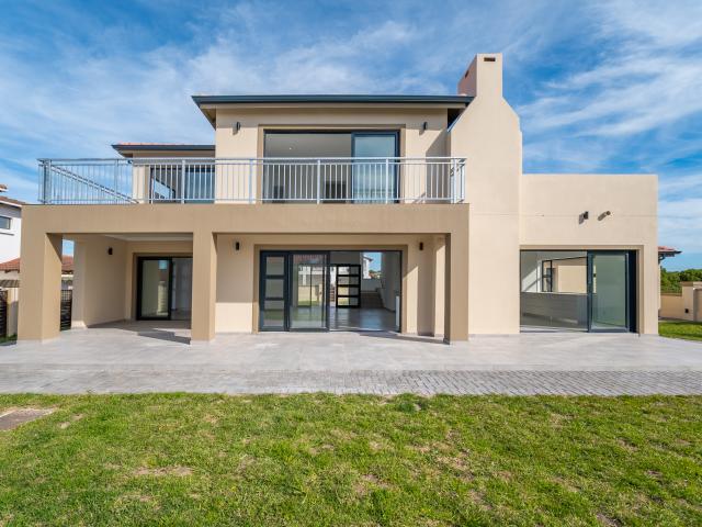 House for sale in St. Francis Bay, Kouga Local Municipality