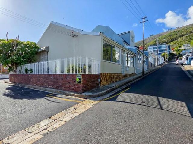 House for sale in Cape Town, Western Cape