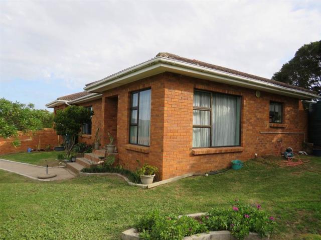 House for sale in Bushmans River Mouth, Eastern Cape