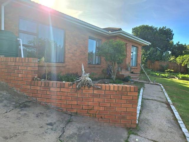 House for sale in Bushmans River Mouth, Eastern Cape