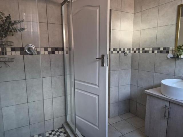 House for rent in North West