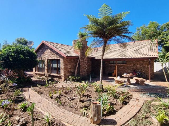 House for sale in Groot Brak Rivier, Western Cape