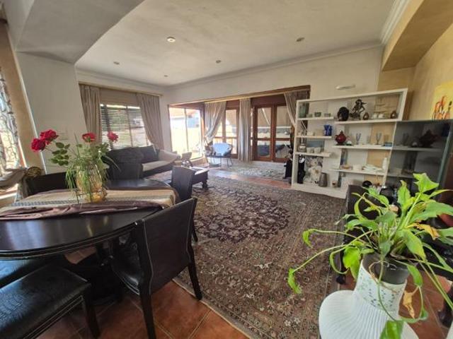 House for rent in Waterkloof, Gauteng