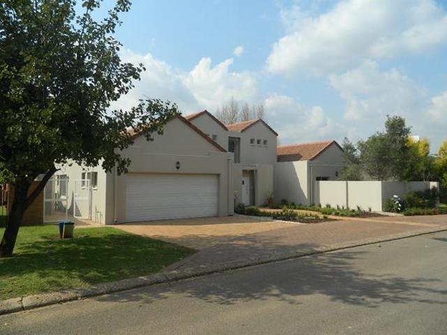 House for rent in Waterkloof, Gauteng