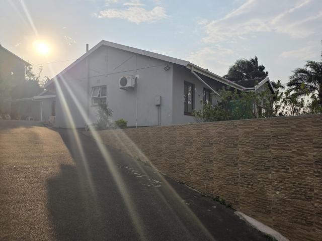 House for sale in Chatsworth, Kwazulu-natal