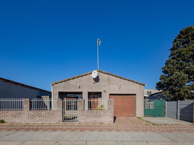 House for sale in Blue Downs, Western Cape